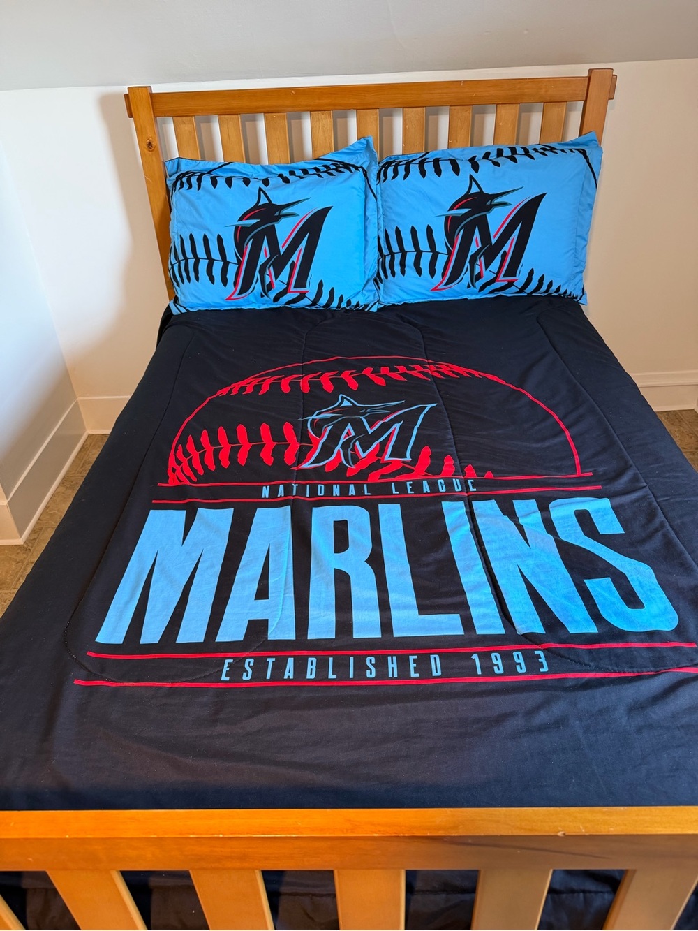 Miami Marlins MLB Comforter & Pillow Shams Black Blue Baseball